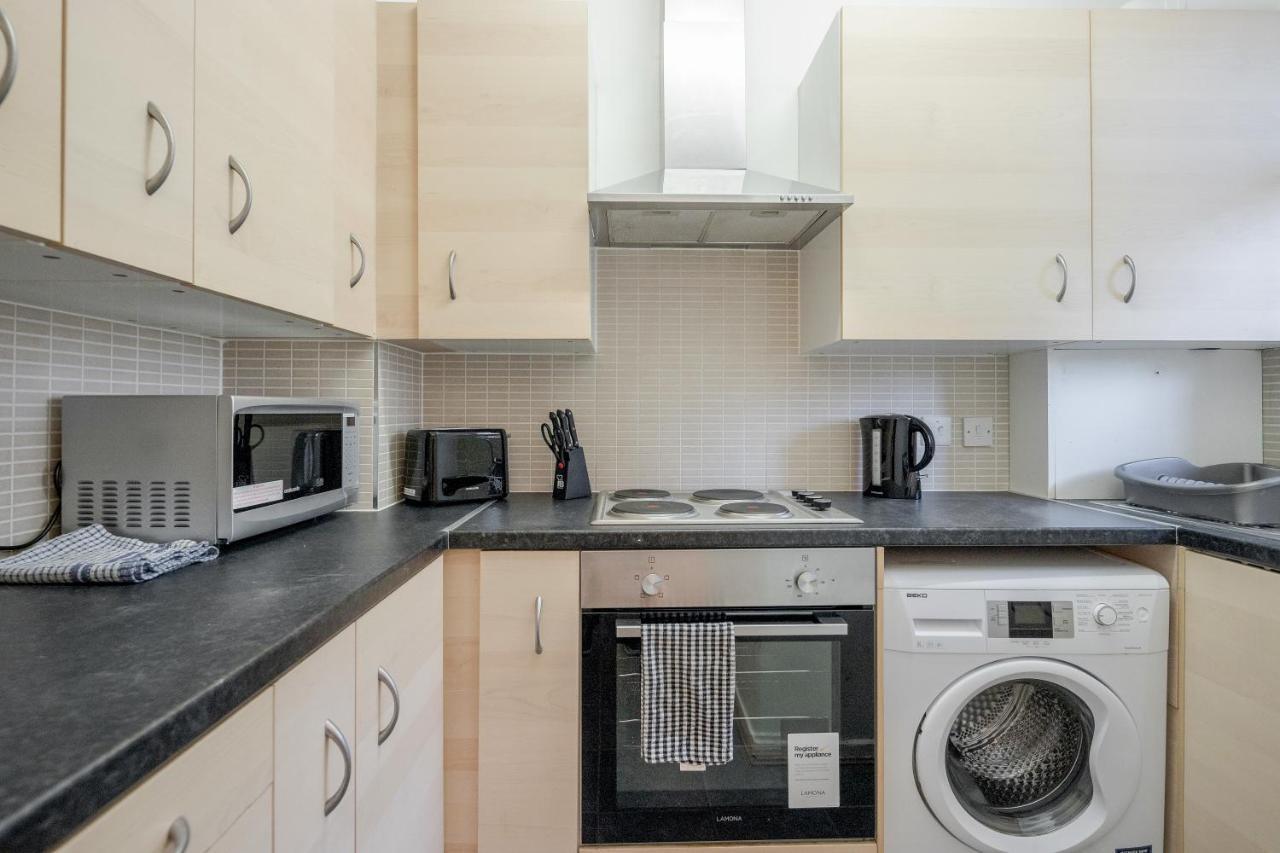 Aplacetostay Apartment, Zone 1 Car * Londra