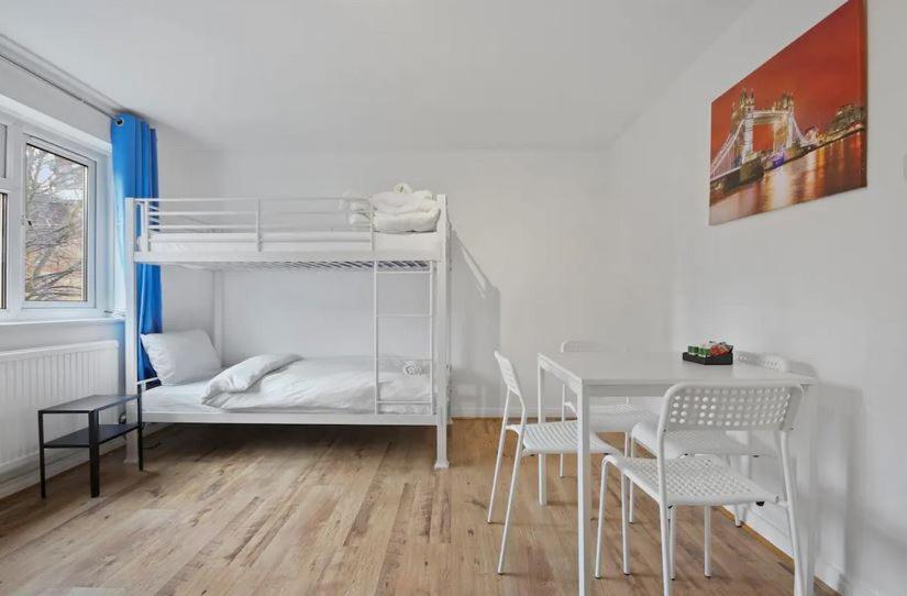 Alloggio in famiglia Aplacetostay Apartment, Zone 1 Car *